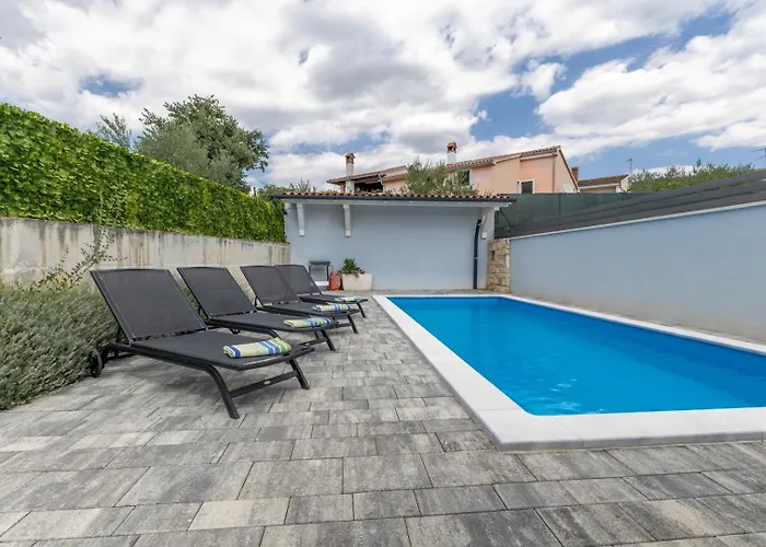بيت للعطل House Edera بالي