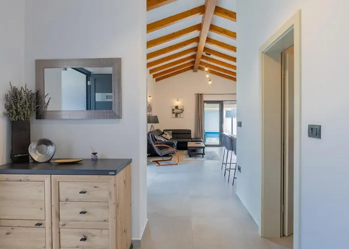 بيت للعطل House Edera بالي