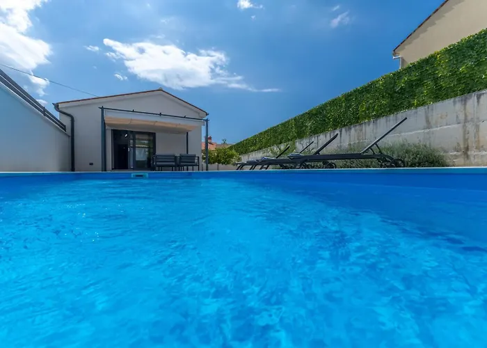 بيت للعطل House Edera *